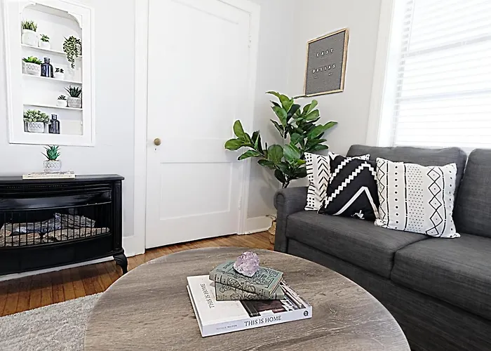 Relaxing 1 Bedroom Near Lower Greenville Free Parking